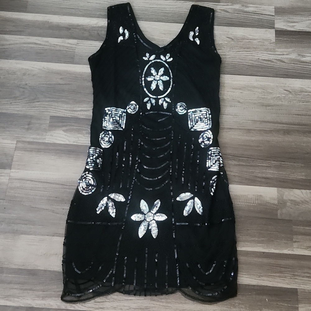 Beautiful 1920's / Gatsby/Art Deco Dress sz Large/XL . Blsck & Silver
